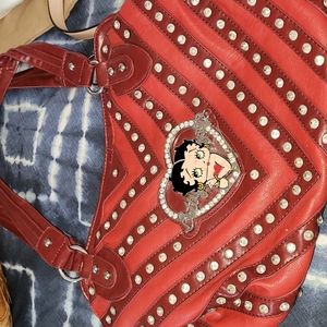 Nice betty boop bag..lg bag..very roomy inside